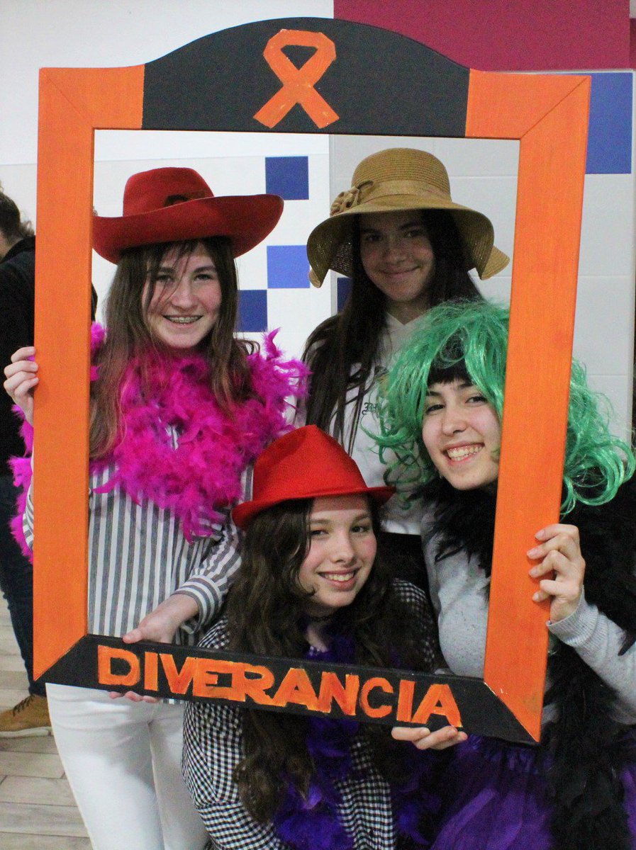 diverancia's tweet photo. Un año más el 4 de abril se celebró la cena SED y tuvimos el honor de presentar nuestro proyecto a gente tan solidaria. Muchas gracias por todo lo que habéis hecho y seguís haciendo @ONGDSED 
@maristasburgos @Talentiaworld #diverancia #Yosoydiverante https://t.co/L4Pbhmsthf