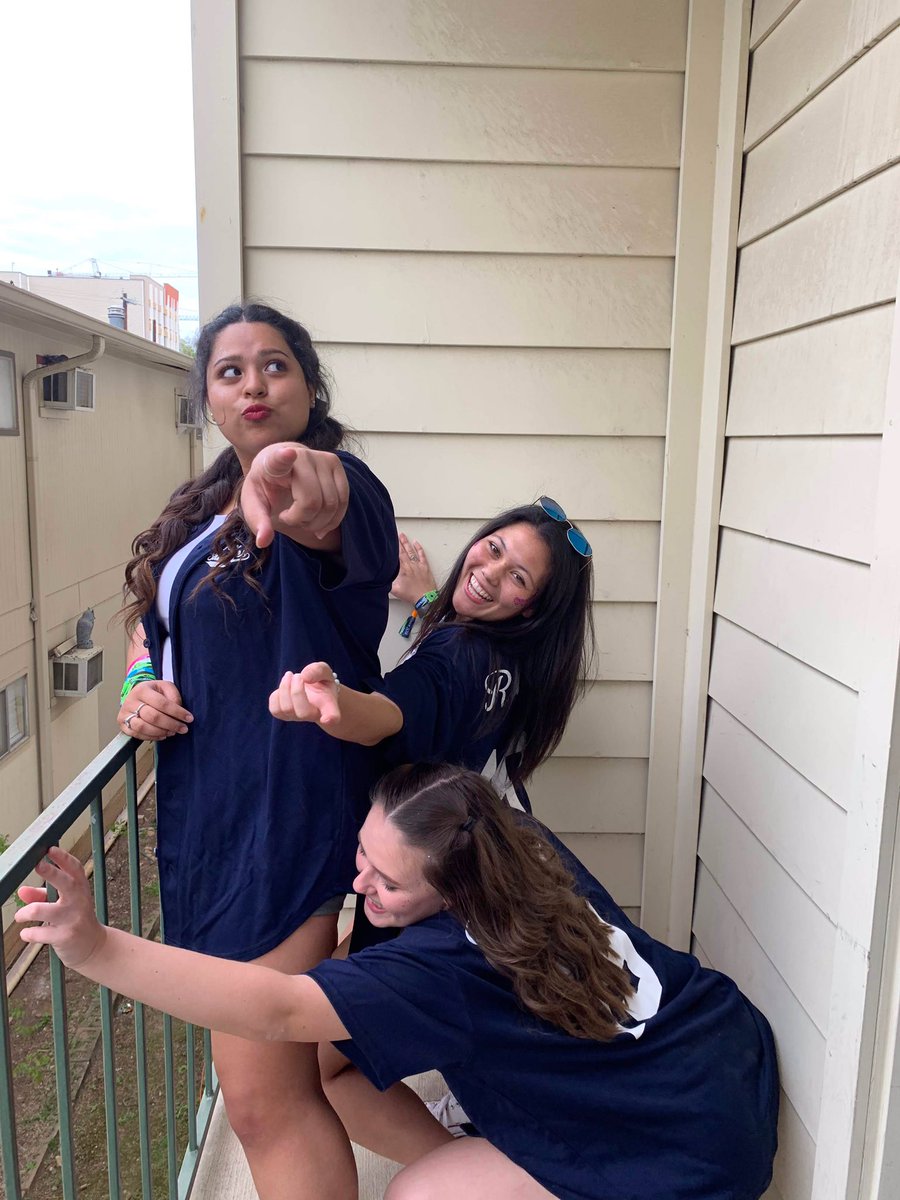 BraylynnCarrion's tweet photo. Omg say hi to ur new fav sunshine officers!!! So so excited to do big things next semester with y’all☀️☀️☀️ #txss https://t.co/liDq1PMFVW
