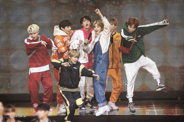 lNDOMY's tweet photo. < MORNING CHALLENGE >

🔒 500 RETWEET
🔒 100 REPLY

Reply dengan👇
#BBMAsTopSocial BTS @BTS_twt 

Bisa ga nih? 🤔 
Yuk pagi-pagi semangat!! 💪 https://t.co/cJvFNfg2Np