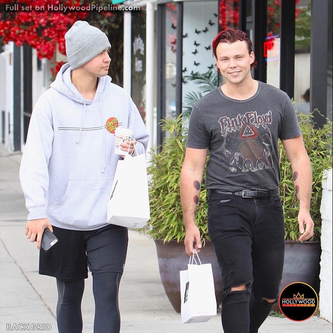 Hollywood Pipeline Calum Hood And Ashton Irwin Hangout Alfred After Youngblood Hits 1 Billion Streams Can We Please Talk About Ashton S Smile 5sos Ashton5sos Calum5sos More Deets And Pix Hollywood Pipeline Calum Hood And Ashton Irwin Hangout Alfred After Youngblood Hits 1 Billion Streams Can We Please Talk About Ashton S Smile 5sos Ashton5sos Calum5sos More Deets And Pix
