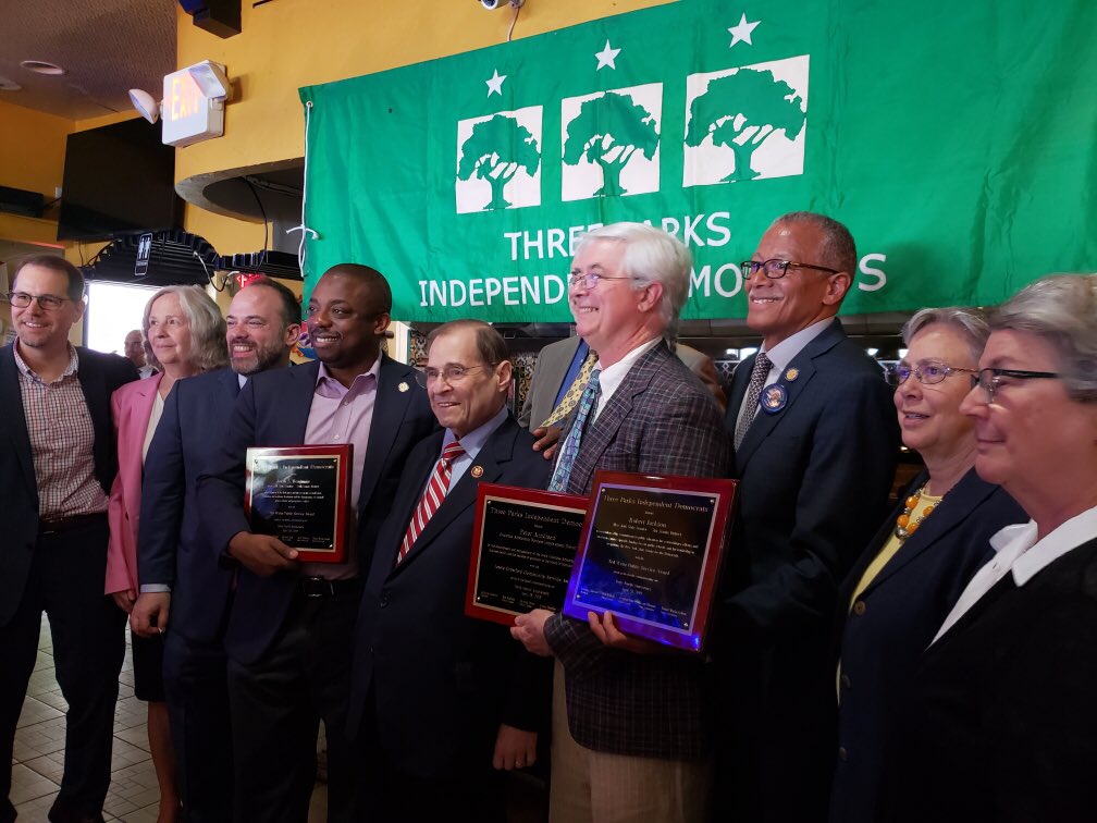 RJackson_NYC's tweet photo. Grateful to @3ParksDems for recognizing me at their annual gala with a Ted Weiss Public Service Award! It's an honor to represent the vibrant constituent base of the Upper West Side. #UWS #DemocraticClub https://t.co/WxZ74SaPtt