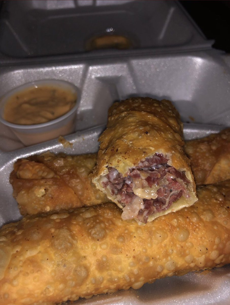 Tonight at <a href="/ZiggysBG/">ZIGGYS</a> !!!!!! Please RT and share for your chance to win a FREE meal!!!!!
(Must be following to win)

-Eggrolls are limited so get here early!!!!!

Good LUCK!!!!😎