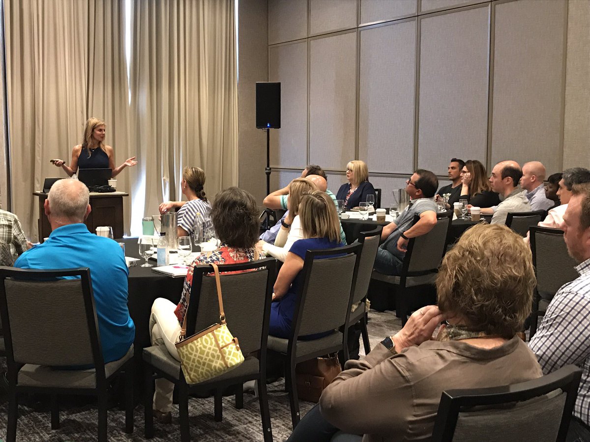 Julie_dodd1's tweet photo. Great day with my @UltimateHCM senior Services leaders. Love these opportunities to get together and learn from one another. #OneUltiFamily #PeopleFirst https://t.co/tDkjnQVpwE