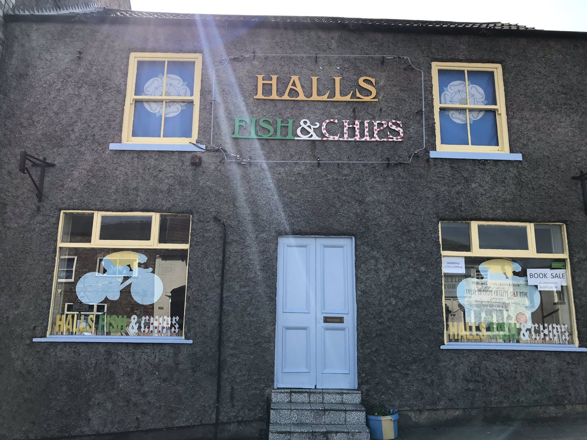 KayleighCatford's tweet image. We’re a day closer to #Bedale3May so here’s a few more pics of the town in all its blue and yellow glory ... #TDY #communityspirit