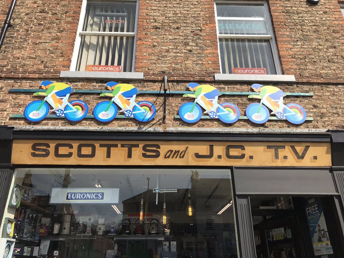 KayleighCatford's tweet image. We’re a day closer to #Bedale3May so here’s a few more pics of the town in all its blue and yellow glory ... #TDY #communityspirit