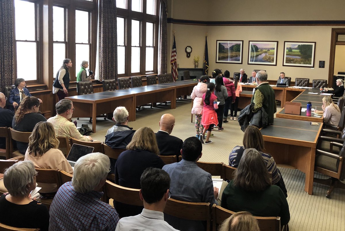 merehatfield's tweet photo. Proud to join students from Broken Ground School to support HB558 to reduce the use of plastic straws. “It’s time for the adults in charge to do something!” Call your Senator &amp; let them know you support less plastic! @CLF @KirstiePecci @GBPWaterkeeper @Kodojay @Surfrider https://t.co/6aZ8HkWhGz