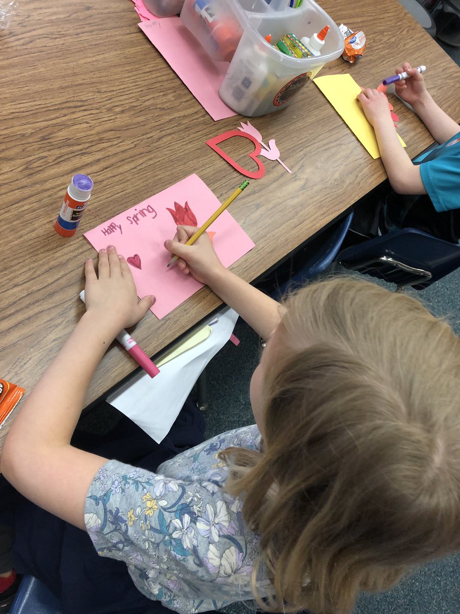 arielsandvik1's tweet image. We had a lot of fun making cards to spread some cheer to residents at Tufte Manor! #CompassionProject #nationalpayitforward #noplacelikekelly