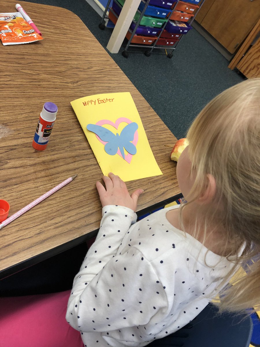 arielsandvik1's tweet image. We had a lot of fun making cards to spread some cheer to residents at Tufte Manor! #CompassionProject #nationalpayitforward #noplacelikekelly