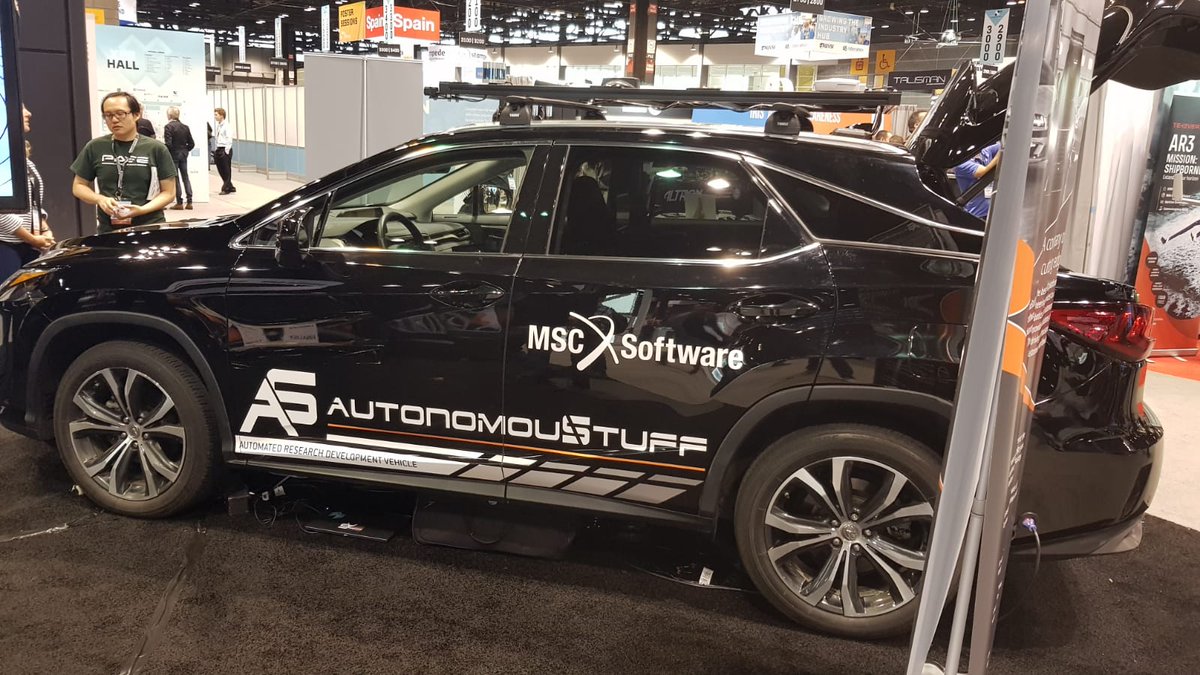 Esta es tan sólo una pequeña muestra de lo que se puede ver en Chicago estos días. #XPONENTIAL2019 cuenta con más de 700 expositores donde ver en directo la última tecnología, además de ser referencia a nivel internacional con más de 8.500 profesionales <a href="/AUVSI/">Association for Uncrewed Vehicle Systems Intl</a>show @AUVSI