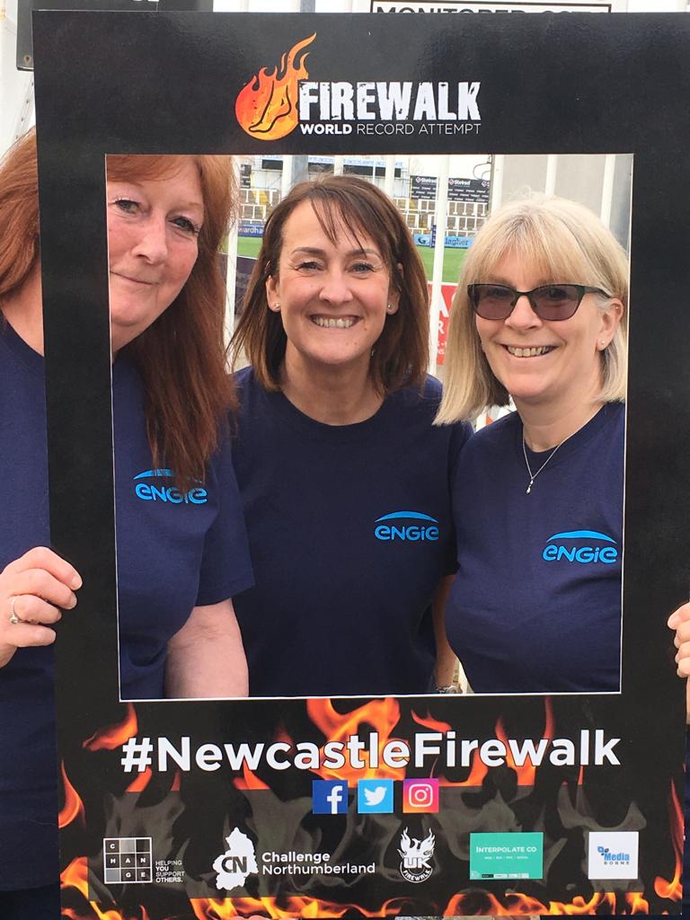 BowryLynne's tweet photo. @LindsleyMaria ready for the main event 
#engieukssc #firewalkrecordattempt https://t.co/BVYG9MHQ5c