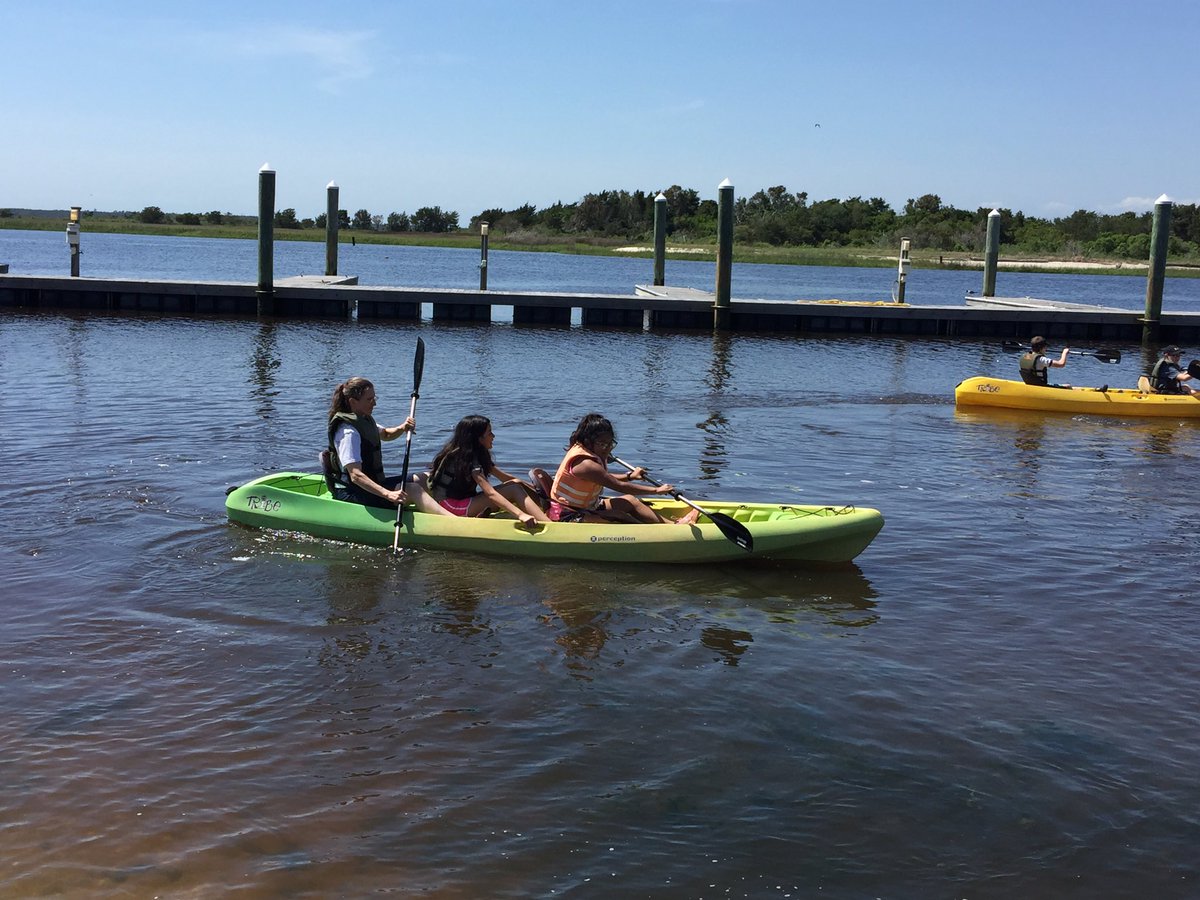 They’re kayaking and learning about estuaries!  #Learningoutside @PESJackets @LCSJackets