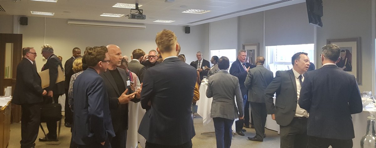 SMECentreLondon's tweet photo. Great to meet so many people from so many #businesses at our launch night! 😁 #networking @MiddlesexUni @_NLCCE #northlondon #biztips https://t.co/ntN4o2SGzG