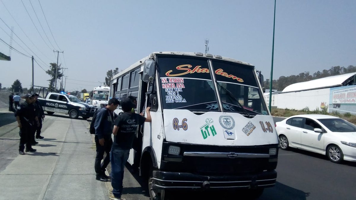 TribunaVigila's tweet image. #Simultaneamente elementos de Seguridad Pública Municipal y Tránsito, realizaron  operativos &quot;Pasajero Seguro&apos;&apos;, se realizó en el transporte público, el cual sirve para  verificar la no portación de objetos peligrosos que sirvan para delinquir o poner en riesgo la vida.