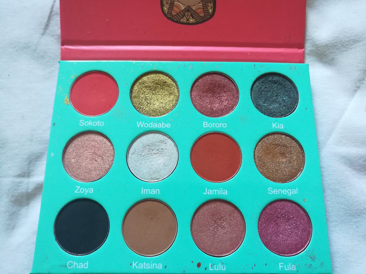 La Saharan Palette de Juvia& #39;s place, ma palette fav, la teinte kia et sokoto sont mes favs ! Trop jolies