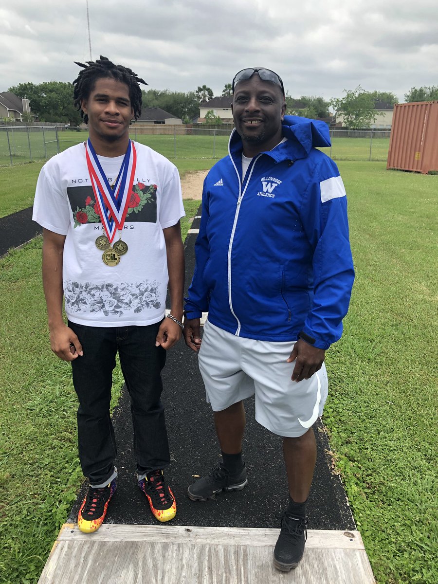 Thank you Alan Sims for stopping by and honoring Keiden for breaking his former school record in the Long Jump. #ClassAndCharacter #EaglePride