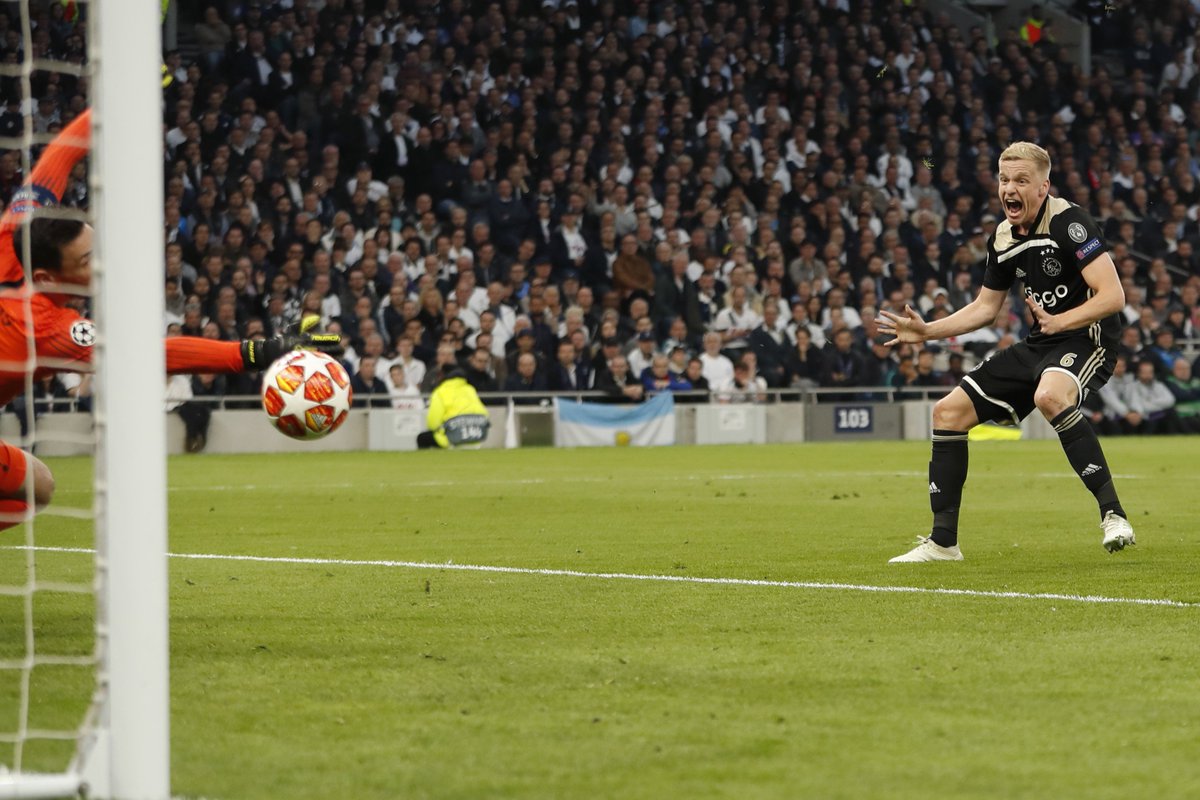 AFCAjax's tweet image. That moment when...😍

#UCL #totaja