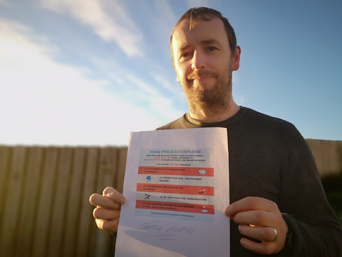 Jamiecm81's tweet photo. Delighted to sign Fossil Free election pledge organised by @NHNAireland. I would encourage all my fellow local election candidates to do likewise. https://t.co/zEqQCWscpi #Leitrim #Independent #VoteMurphyNo1 #ClimateChange #LE19 https://t.co/ZOFPvyopMx