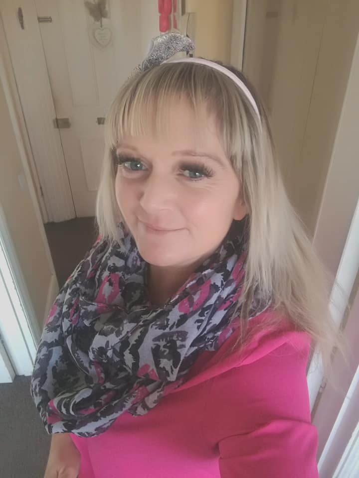 🤪😜🤪😜🤪I don't think of all the misery but of the beauty that still remains. .