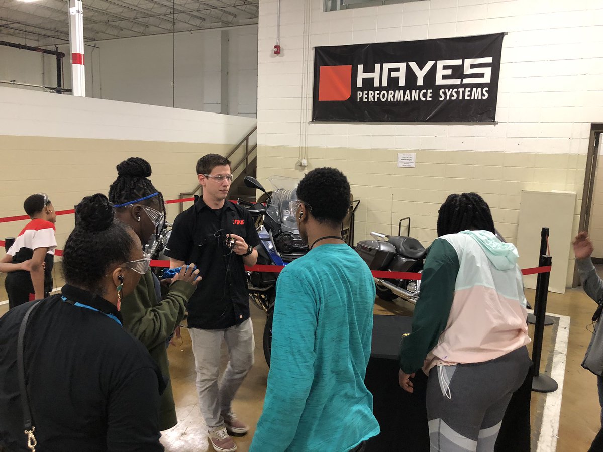 InspireSewi's tweet photo. Thank you Hayes Performance Systems for a great tour with @MilwaukeeMPS 7th grade be the spark students! #COSBE @MMAC_Chamber https://t.co/fLa7czRdXd