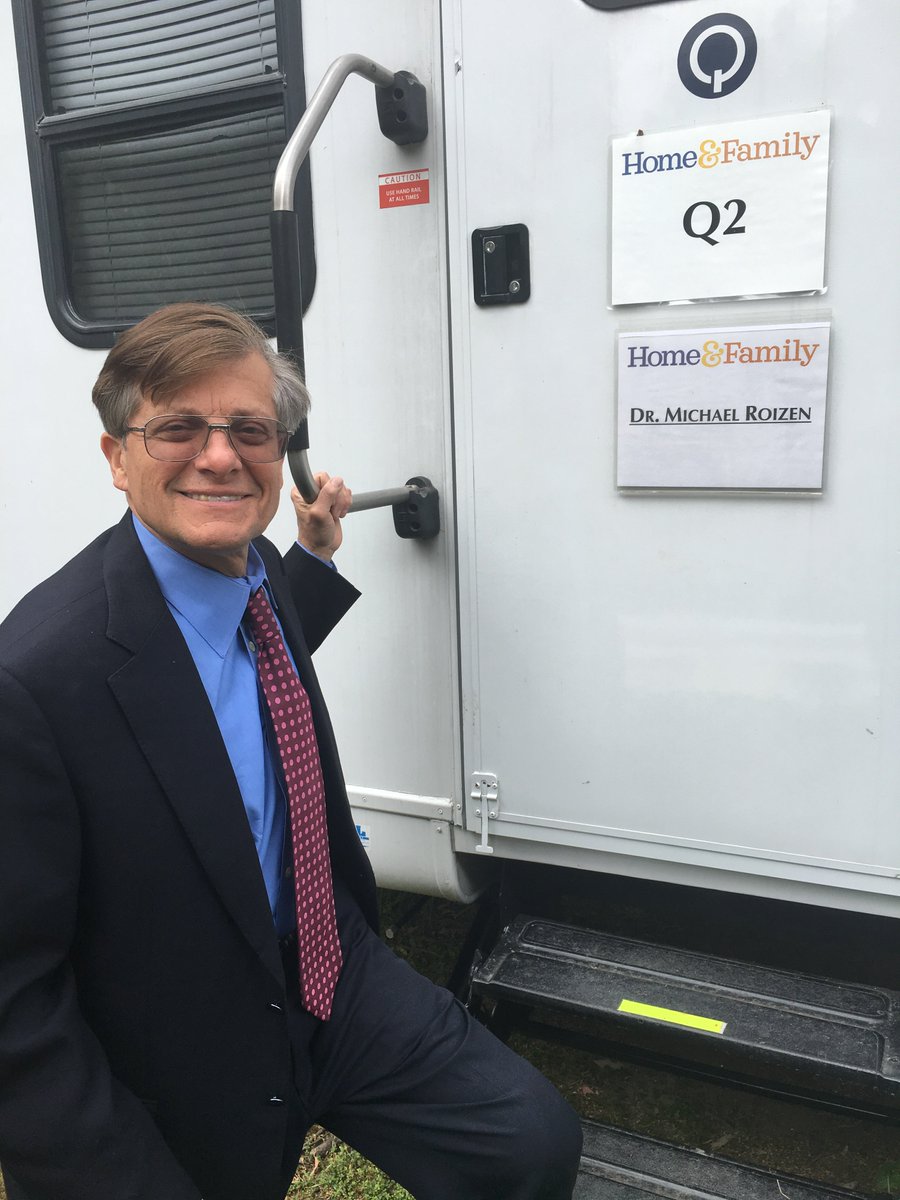 DrMikeRoizen's tweet photo. #WhatToEatWhen on Home and Family Tomorrow Hallmark Channel 5 1 19 ... How to Change Which of Your Genes Are On To Prevent Cancer With Food https://t.co/qMylKMRWbZ