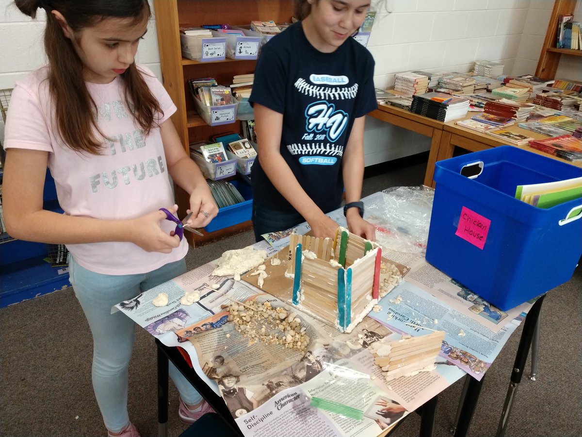 emilylbassinger's tweet photo. 4th grade working on their Cherokee Villages. #theACSWay #thehfedifference https://t.co/S4ezhXKdM6