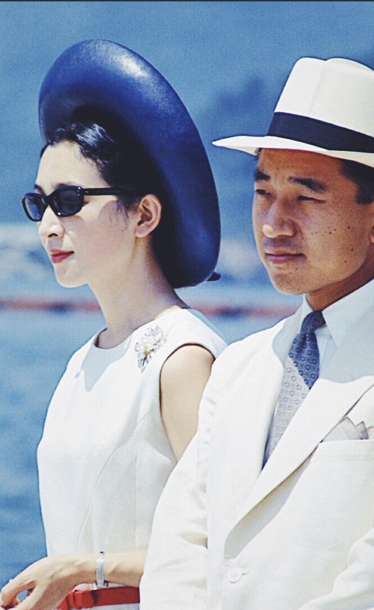 rcampbelltokyo's tweet image. 祝御退位
御即位に相応しい「祝」の字を夜が明ける前のこの静かな時間に、両陛下にも捧げたい
被占領解除の年に皇太子になられ、以後67年間のご公務では和解、信頼回復、平和への希求、自然との共存、被災地訪問、人々への支援を貫き、祈りと行動という美しい円環を描いてこられました。祝意と、感謝を