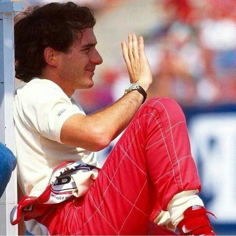 BrunosGirls's tweet photo. Always missing Ayrton ♡ #SennaDay #AyrtonSenna https://t.co/JhJay3HfPe