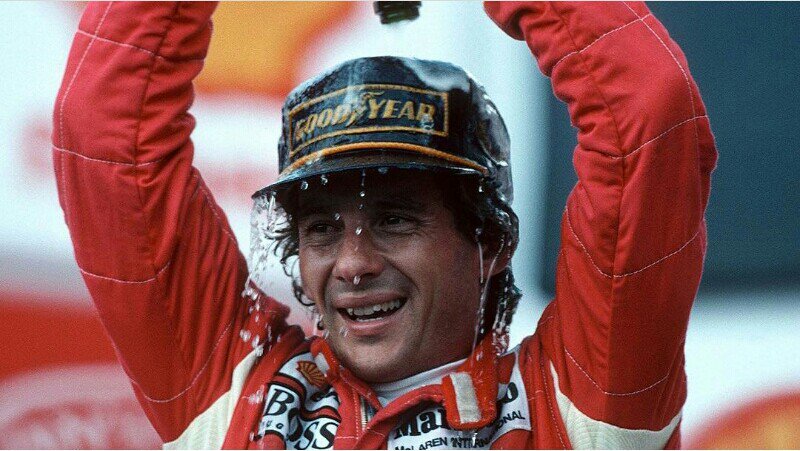 BrunosGirls's tweet photo. Always missing Ayrton ♡ #SennaDay #AyrtonSenna https://t.co/JhJay3HfPe