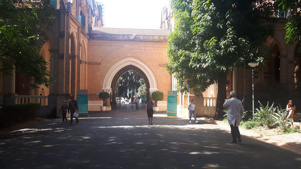 endogenetica's tweet image. Saindo de uma tese na Santa Casa de São Paulo,  local onde tive minha formação médica. Formado em 1993, trago uma enorme gratidão  e boas lembranças daquela época.  #fcmscsp #santacasa