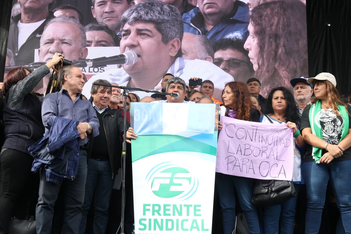 JoseMedinaSec's tweet photo. Acompañando a @RamonMuerzaSEC en el acto del #FrenteSindical 
#30A
#UnidosPodemos 
#Comercio https://t.co/Dy4jMNU0dG