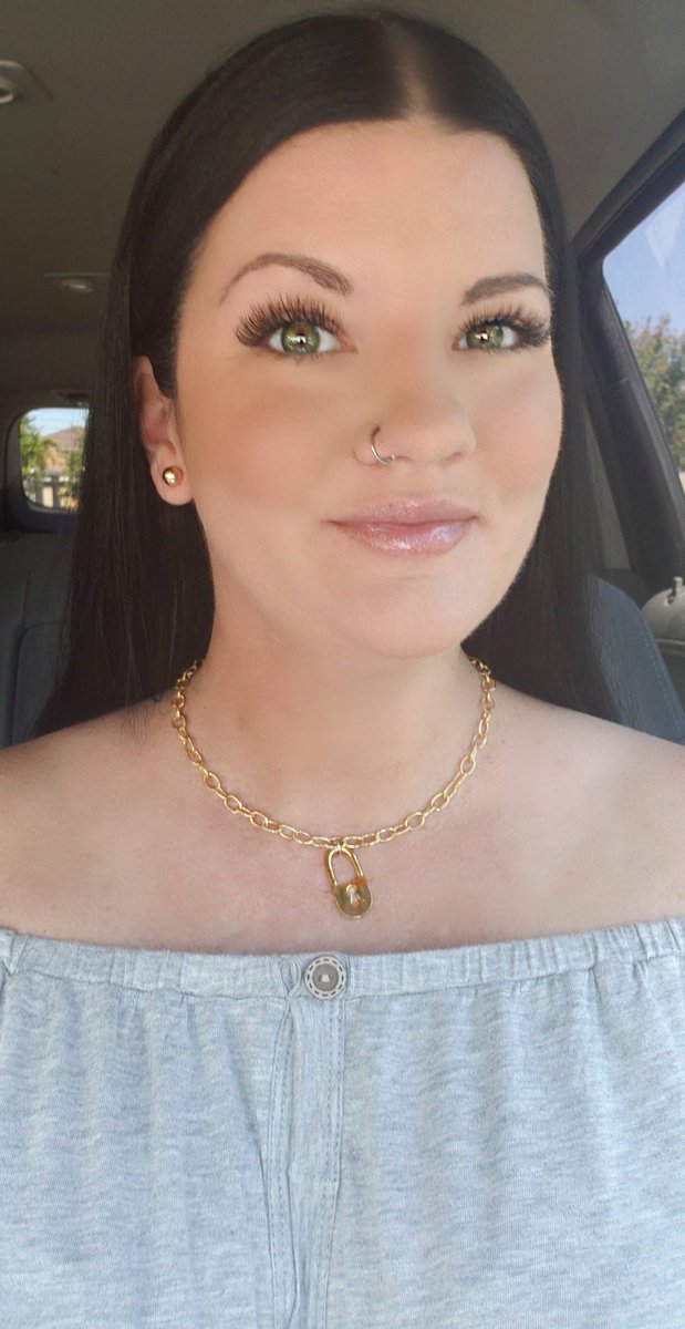 May blog post is up on my top 3 fav jewelry accessories from @NatalieBJewelry 💋

laurielivinlife.com/blog/may-jewel…

Every month I will highlight my favorite finds & provide a discount code!

#affordablefashion #nataliebjewelry #floridablogger #lifestyleblogger  #fashionforless #styleinspo