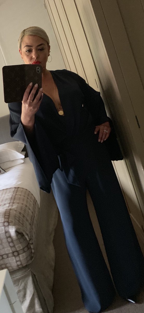 Lisa Armstrong tweet media