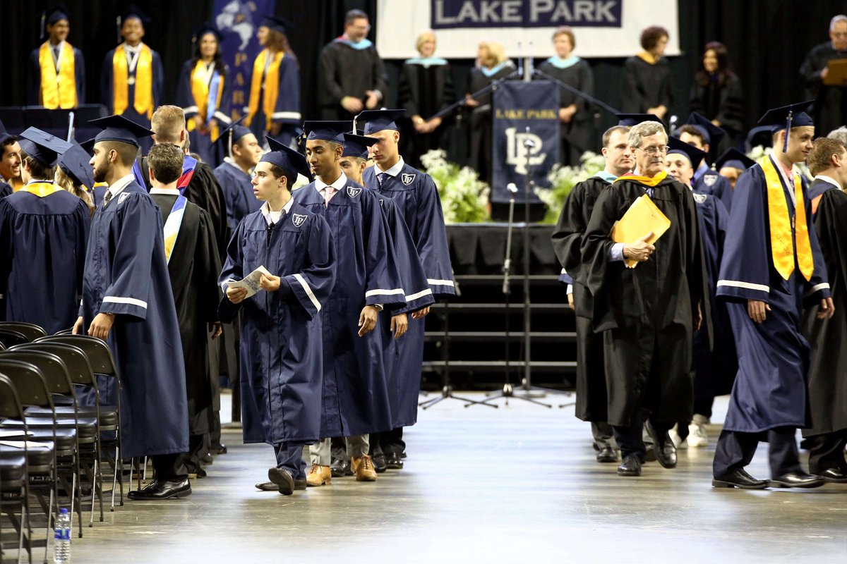 CONGRATS to <a href="/LPLancers/">Lake Park HS</a> for earning recognition in the US News &amp; World Report: 2019 List of #BestHighSchools in America. Lake Park was ranked by <a href="/usnews/">U.S. News & World Report</a> in IL &amp; nationally among 17,000+ high schools. So proud of our students, parents &amp; staff for this academic honor! #WeAreLakePark
