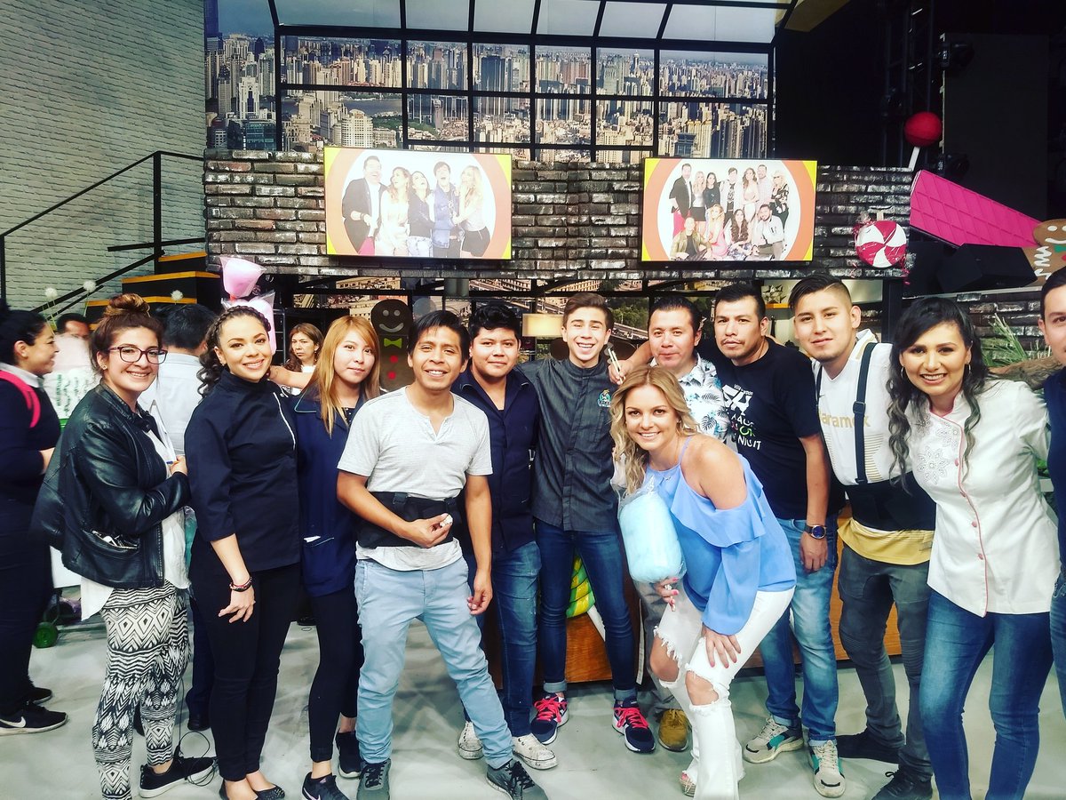 Gracias a la producción de <a href="/TodoUnShowOfi/">Todo Un Show</a> estuve feliz con ustedes !!