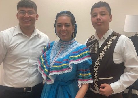 PPHSchool's tweet photo. Mariachi Conference 2019 was a success! This is the first time that the folklorico group from Pima Partnership Schools performed in the Showcase concert, along with other important folklorico groups. Great job to all the performers here at Pima Partnership Schools 💃🕺🎵 #awesome https://t.co/FUWaWr2ybl