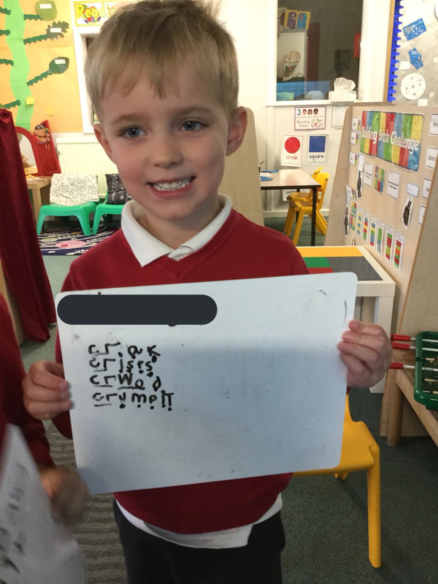MD_Class1's tweet photo. Some of the children have been learning the consonant cluster ‘cr’. The children applied their phonic skills independently to write crumpet, crisp, crack and crowd. #MD_reading #MD_Literacy @MD_MrsThompson https://t.co/TJ2k87PeCU