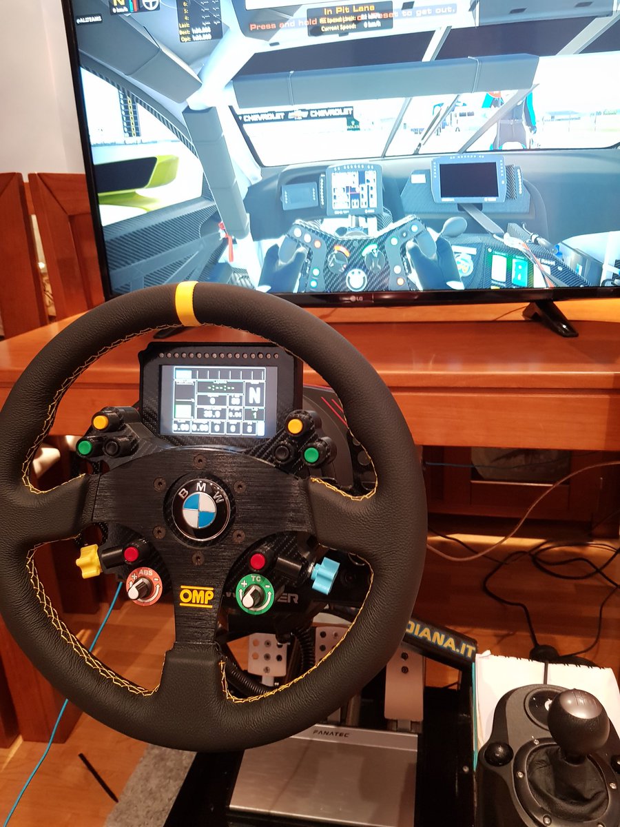 joniipunto's tweet photo. Si...creo k me acabo de enamorar...xfin e recibido oi este magnifico aro..a la noche abra que testearlo bien,un millon de gracias x todo,eres un grande @SimEvoRacing1 https://t.co/DKE5p1OTvg