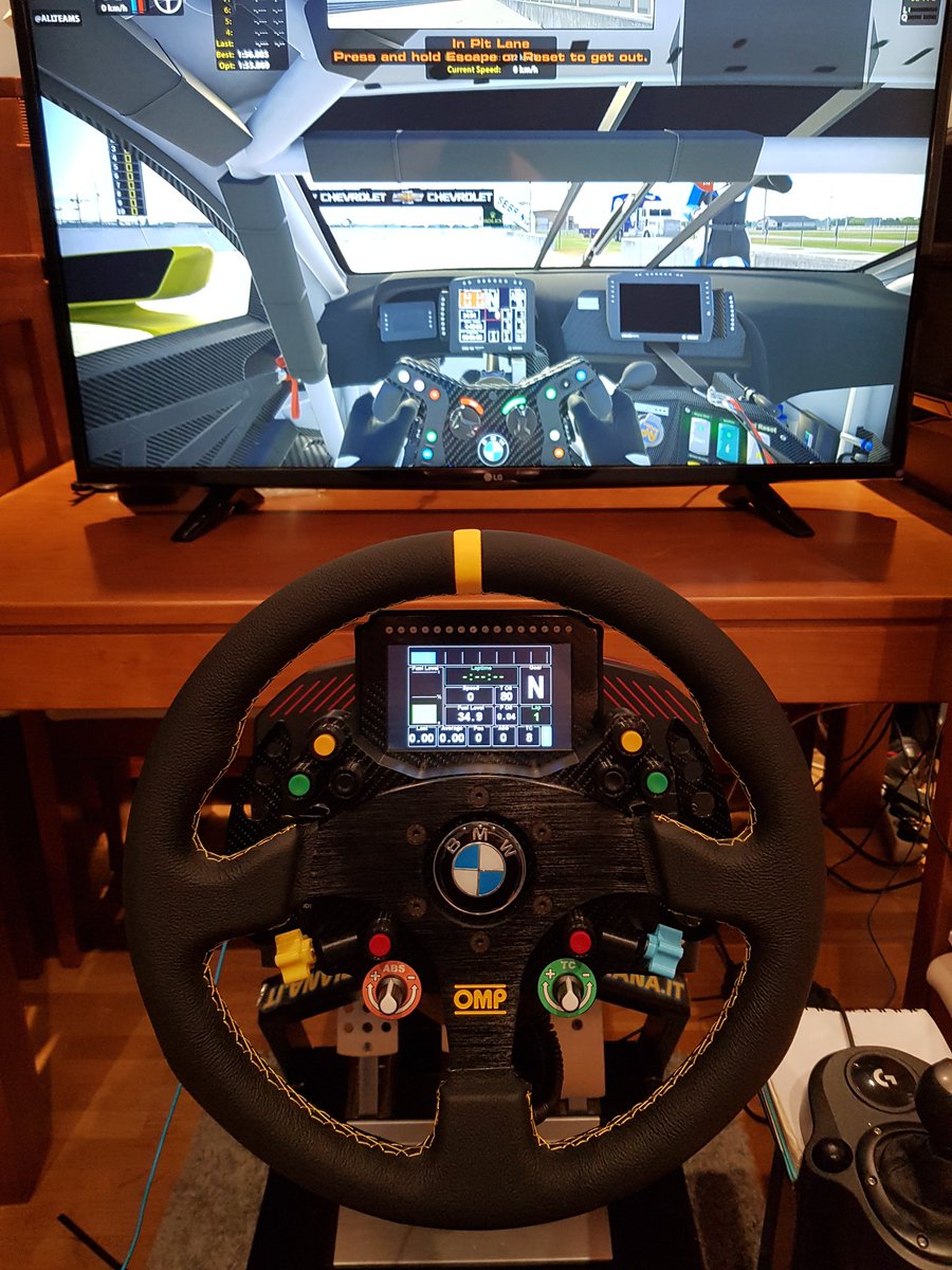 joniipunto's tweet photo. Si...creo k me acabo de enamorar...xfin e recibido oi este magnifico aro..a la noche abra que testearlo bien,un millon de gracias x todo,eres un grande @SimEvoRacing1 https://t.co/DKE5p1OTvg