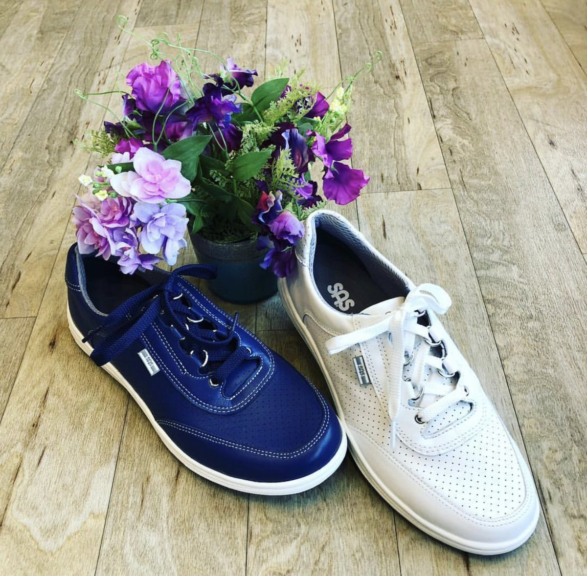 marloushoes's tweet photo. #TuesdayShoesday SAS shoes are on sale now!! Stop in today for the best selection. #sas #greatshoes #madeinamerica #checkthemouttoday #sportylux #marloushoes https://t.co/PEMMyLMvdJ