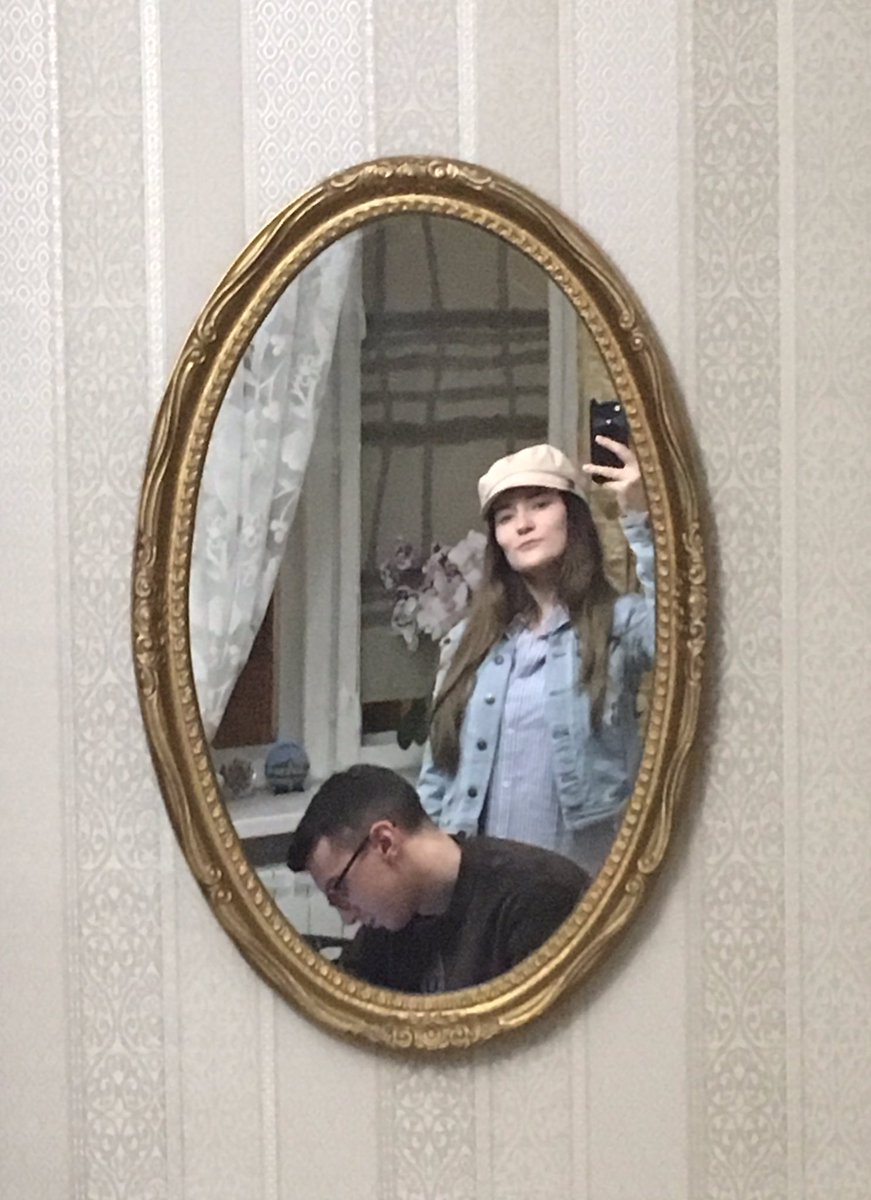 A_Adonina's tweet photo. Наш единственный вариант для нормального совместного фото https://t.co/w3jNNyDhdS