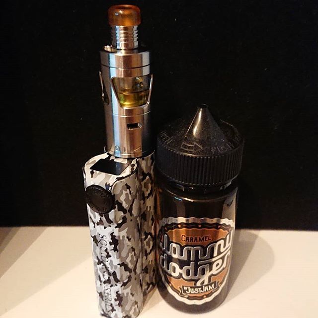 HessenToVape's tweet photo. So ihr lieben, meine Kombi für die Nacht!! Euch allen viel Spaß heute bei allem was ihr so unternehmen werdet! 😎😎 ᴡᴇʀʙᴜɴɢ | ɴɪᴋᴏᴛɪɴғʀᴇɪ ღ 
#vape #vaping #vapeon #vapefam #vapelife #vapeporn #vapecommunity #vapelove #vapestagram #vapepics #vapecr… https://t.co/15QBEXUQDT https://t.co/Tbxh1C8YAu