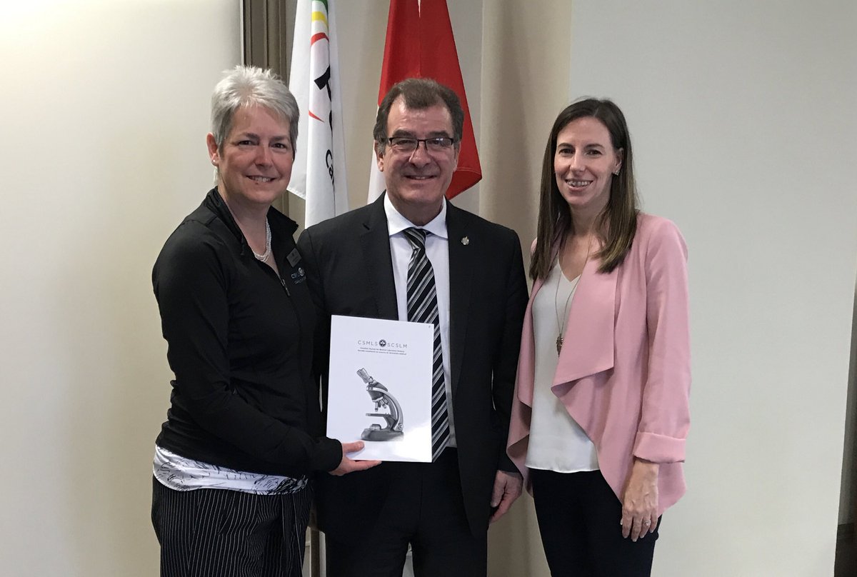 MedLisetteTech's tweet photo. Thanks @BobNaultMP for meeting with CSMLS members in Ottawa today!#medlab #CSMLSLobbyDay https://t.co/C0mKXrEvHC