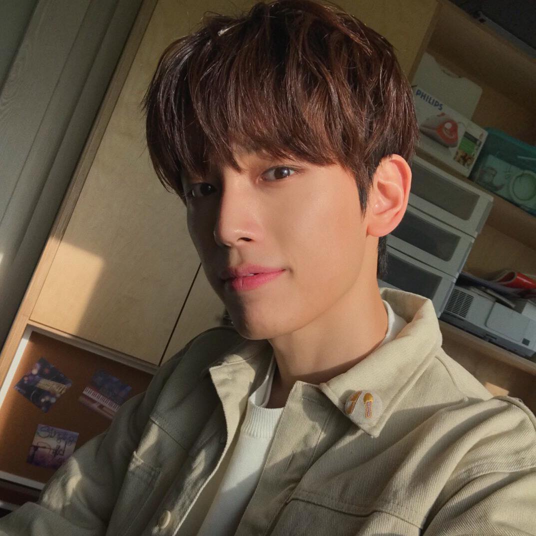 w24_br's tweet photo. [#IG] 23.04.19 - Atualização do Jonggil no Instagram oficial do W24.

🔗https://t.co/3r9cHb4DZS https://t.co/yWmgv8DLDA