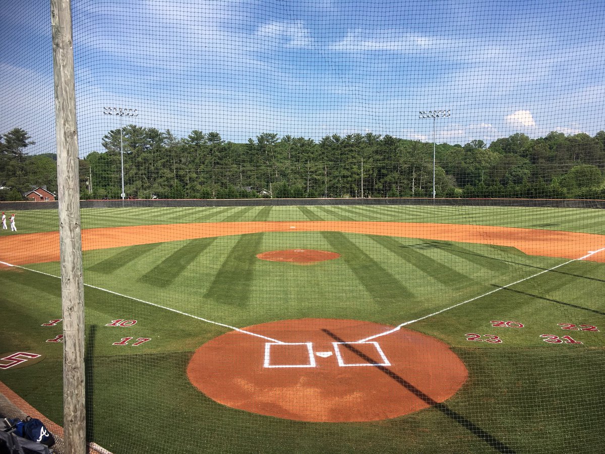 Beautiful day for baseball!☀️⚾️
Senior night tonight! 
Game starts at 6:00