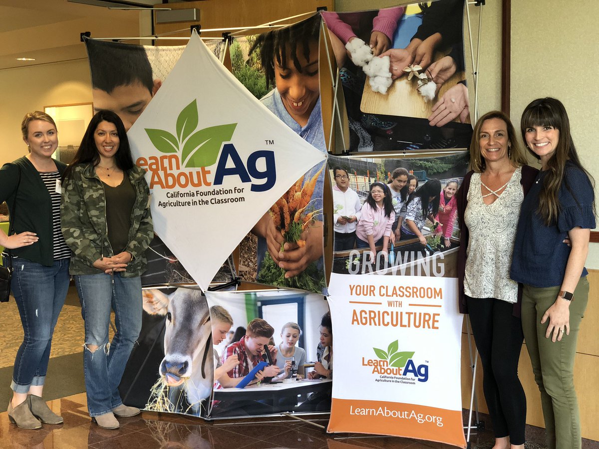 Rylee_Welly's tweet photo. Nutrition professionals, educators, and school lunch heros came together with a common goal - teach students about food and ag. Thank you @LearnAboutAg! https://t.co/JPyq3DwX1O