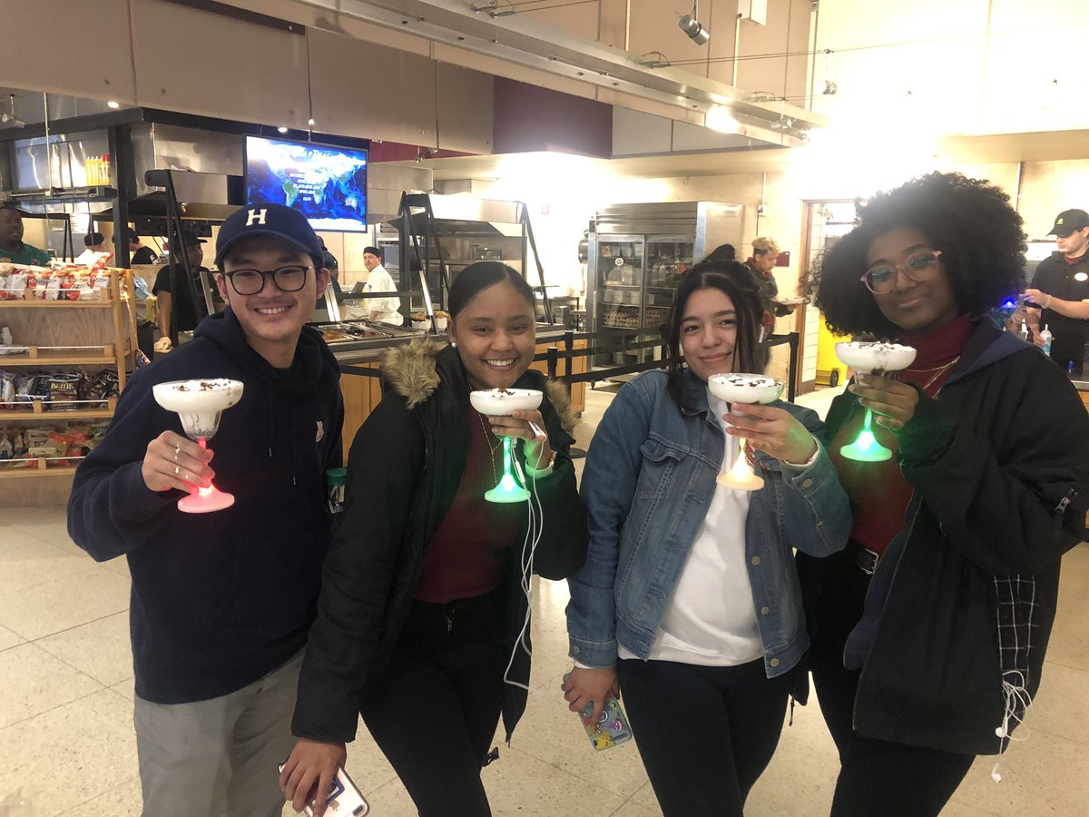 MikeatMac's tweet photo. Light up glasses. https://t.co/vqnKAYAp3Q