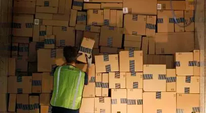 Retail_Ops's tweet photo. Amazon announces it will be investing $800 Million in this quarter to offer prime customers free next day shipping. Last minute Prime shoppers rejoice everywhere! https://t.co/0cza9Hw5A7