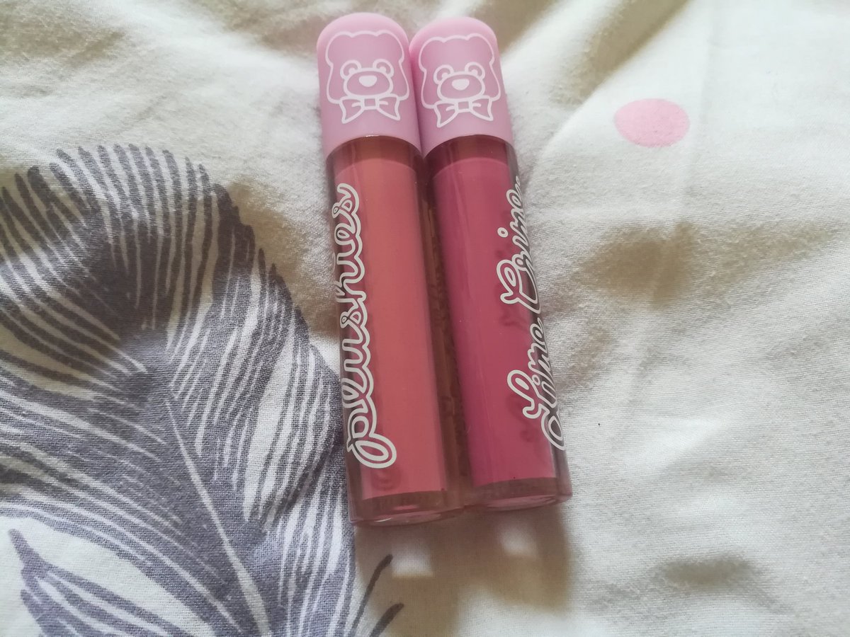 Les plushies liquid lipsticks en teinte Rosebud et Lavender HoneyUne super texture, très légère mais qui colore bien, mes RaL favoris