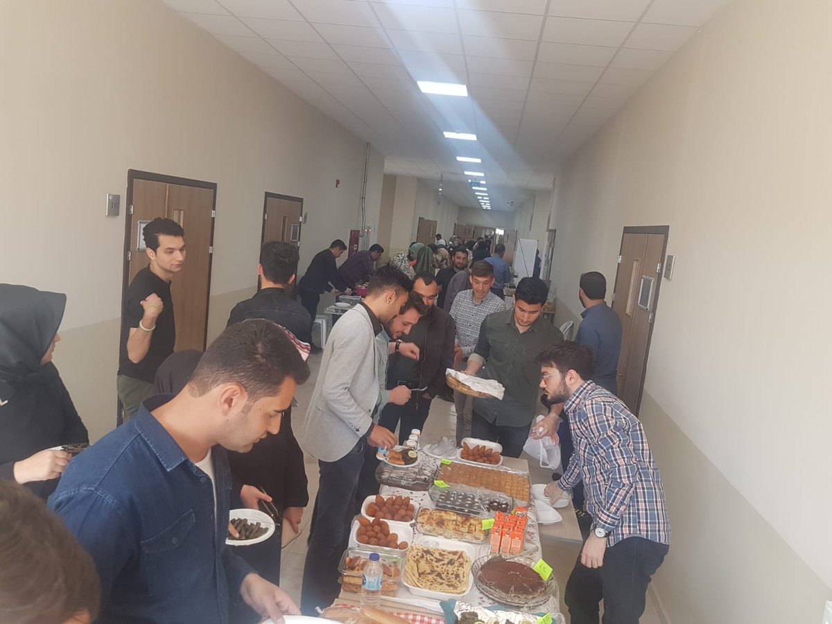 AobAksaray's tweet photo. Bugün 
ASU IIF'de düzenlediğimiz 
Lübnan kardeşlik sofrasına destek amaçlı kermesimiz...
Emeği geçen tüm kardeşlerimize teşekkür ediyor.
Ecirlerini yüce Rabbimizden diliyoruz... https://t.co/TukcGsg4TO