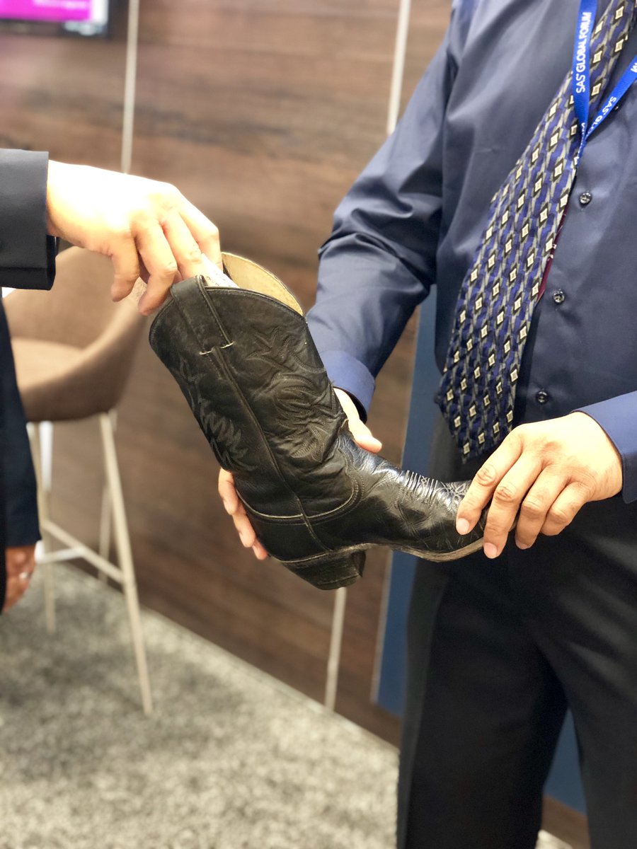 earnestlysketch's tweet image. Drawing our lucky winner for a report makeover! #SASGF19 #dataisbeautiful #SASVisualAnalytics @SASsoftware @rajivramarajan